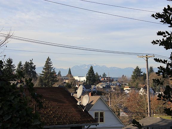 2nd image of 1113 Pleasant Ave