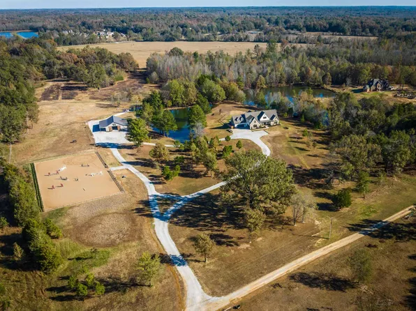 2350 Raleigh Lagrange Dr, Rossville, TN 38066