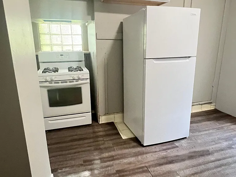 815 Sherburne Ave #2 — Photo 5