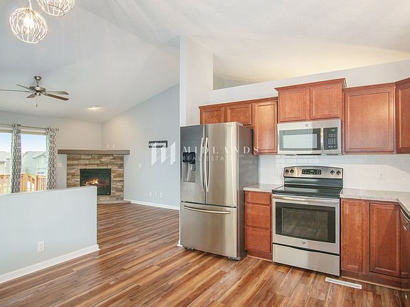 4th image of 13810 S 42nd Ave