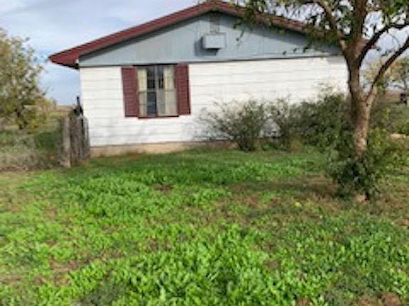 2nd image of 1710 County Road 195