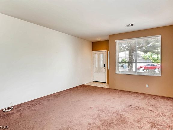 5th image of 2315 Tulip Field St