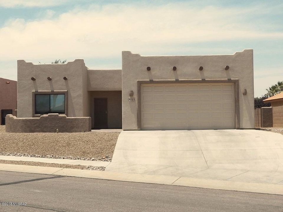 1st image of 211 E Calle Pulsera
