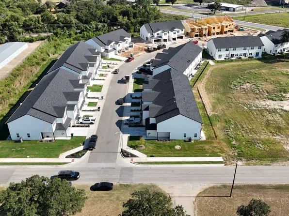 561 Galt Dr, Stephenville, TX 76401