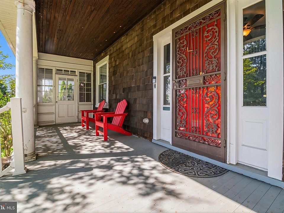 1st image of 202 S Athol Ave