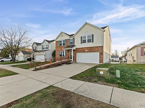 4th image of 2528 Commons Pkwy