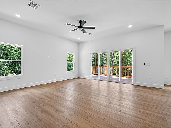 4th image of 34 Littrell Dr