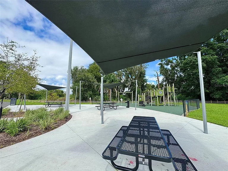 350 Winter Ridge Blvd — Photo 11