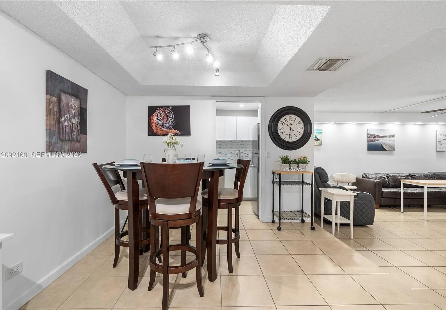 3670 Inverrary Dr — Photo 4