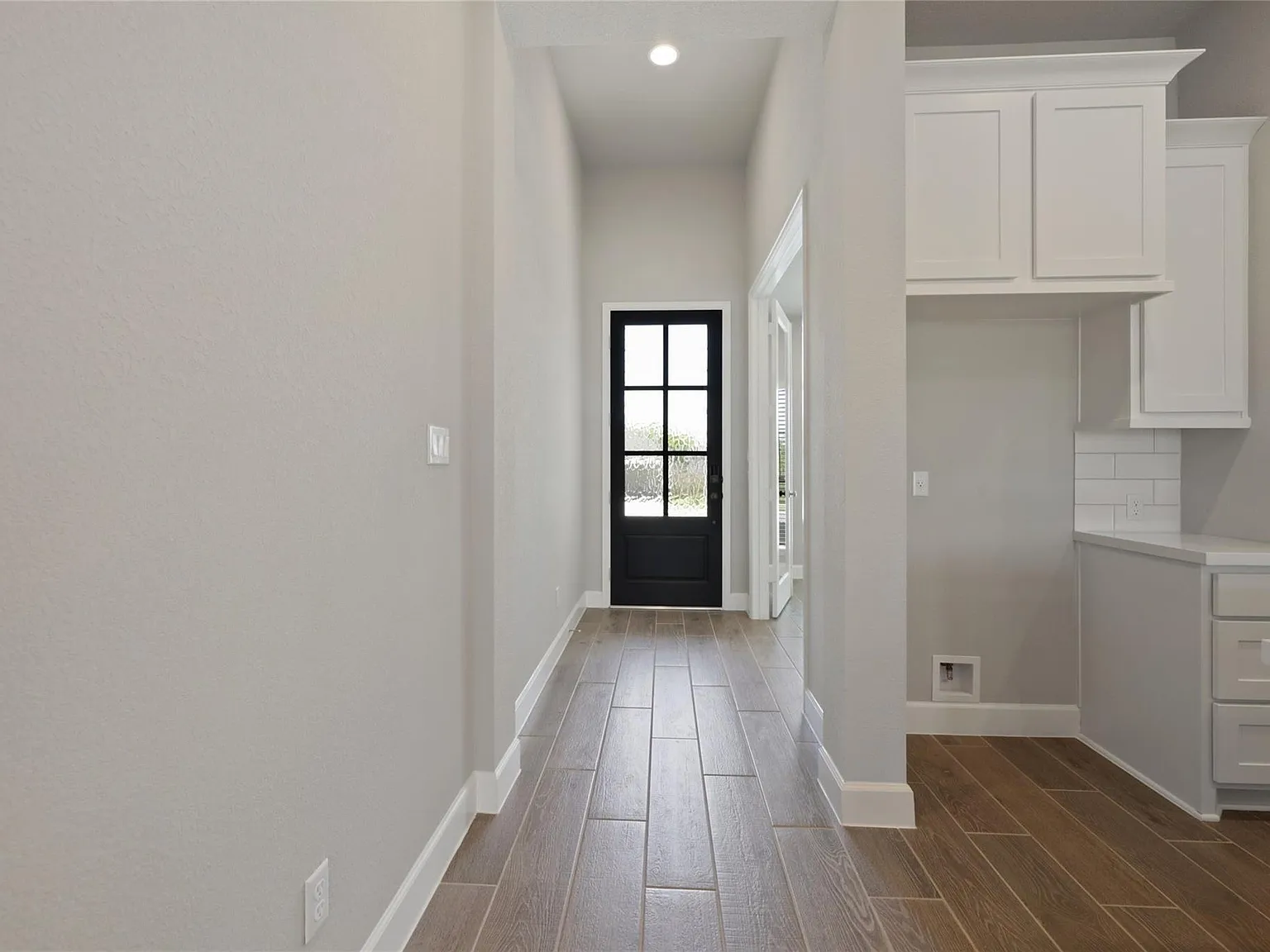 4 bed, 3.0 bath, 2350 sqft, $2,495 — Photo 4