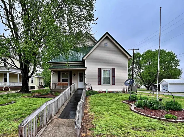 208 E College St, Sandborn, IN 47578