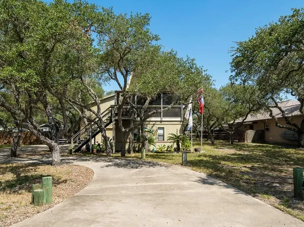203 Timber Lane Loop, Rockport, TX 78382