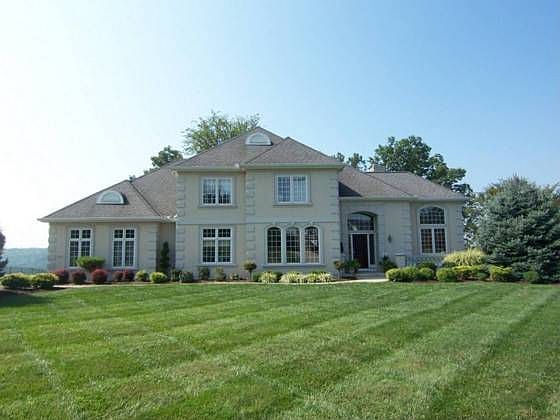 2nd image of 23 Saint Andrews Dr