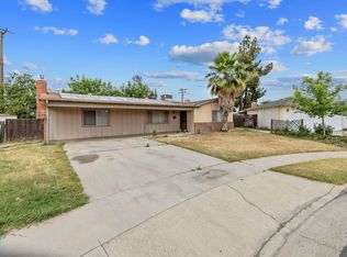 1146 Lassen Dr, Hanford, CA 93230