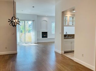 11961 Montana Ave #104, Los Angeles, CA 90049