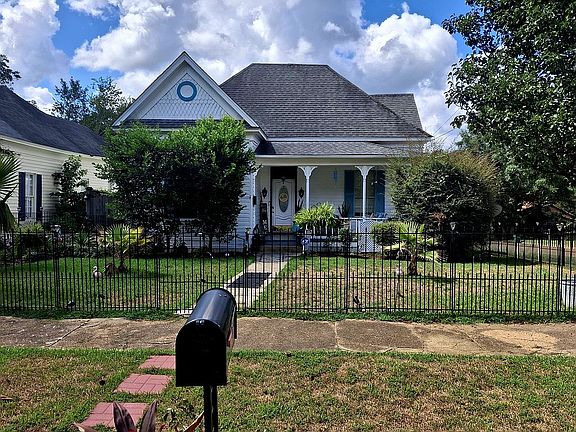 2nd image of 629 Virginia Ave