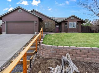 2427 SW 33rd St, Redmond, OR 97756