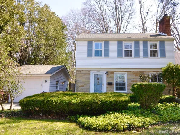 1565 Woodland Dr, Ann Arbor, MI 48103