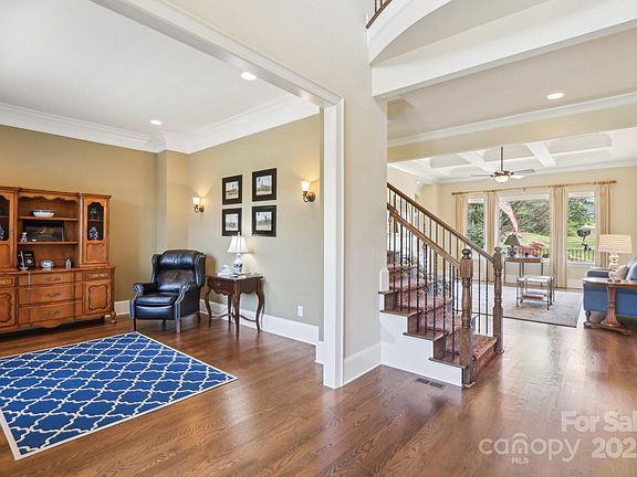 5th image of 1322 Shinnecock Ln