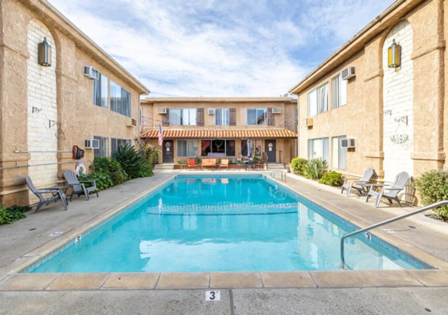 Parkside Villa Apartments — Photo 4