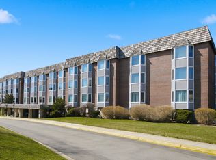 400 Ascot Dr APT 1E, Park Ridge, IL 60068