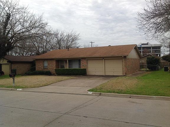 2nd image of 1600 Southmoor Dr