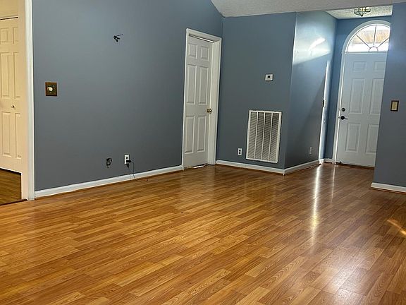 5th image of 3005 Meadowhill Dr