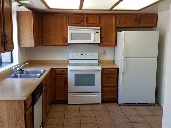 5th image of 1628 N El Camino Dr
