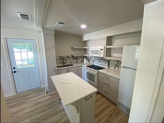 5th image of 330 Porter Ave APT B