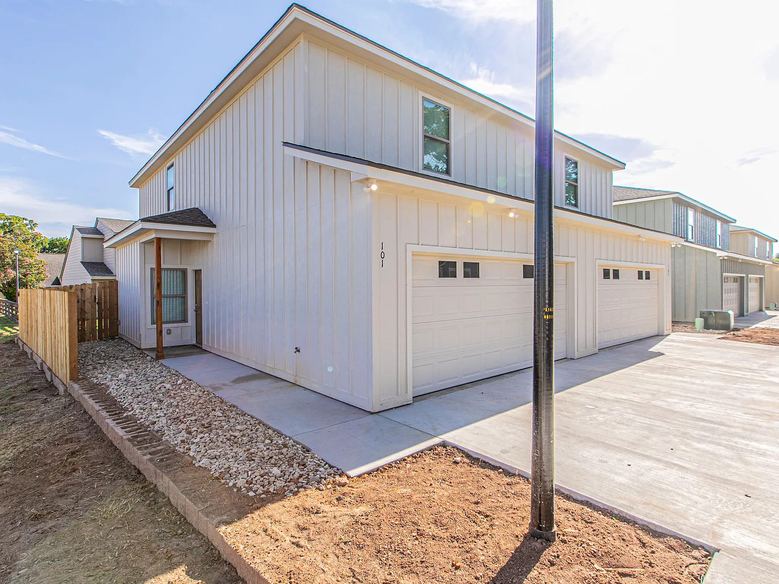 3 bed, 1471 sqft, $1,745 — Photo 3