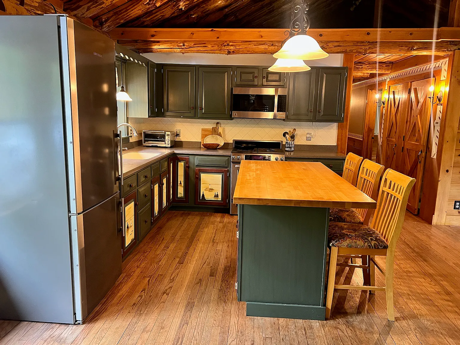 3 bed, 1.5 bath, 1728 sqft, $2,800 — Photo 3