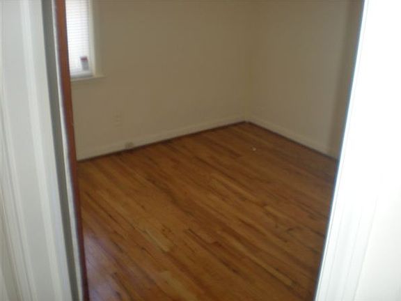 16061 - bedroom