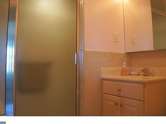 5th image of 527 N Boardwalk Unit 612)