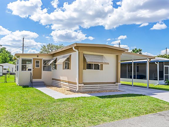 3rd image of 909 Village Dr