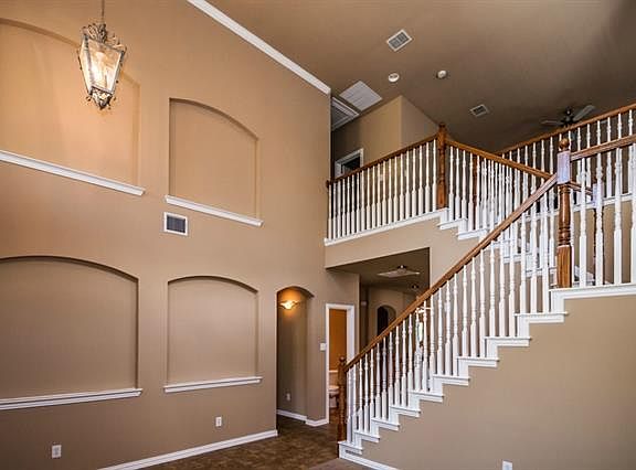 3rd image of 3804 Landsdowne Dr
