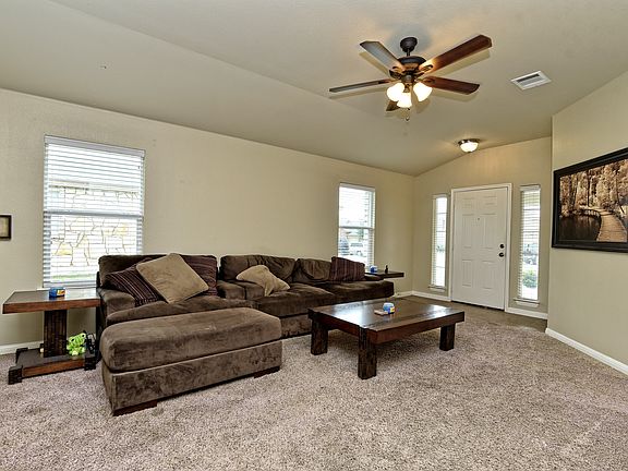 4th image of 329 Verano Dr
