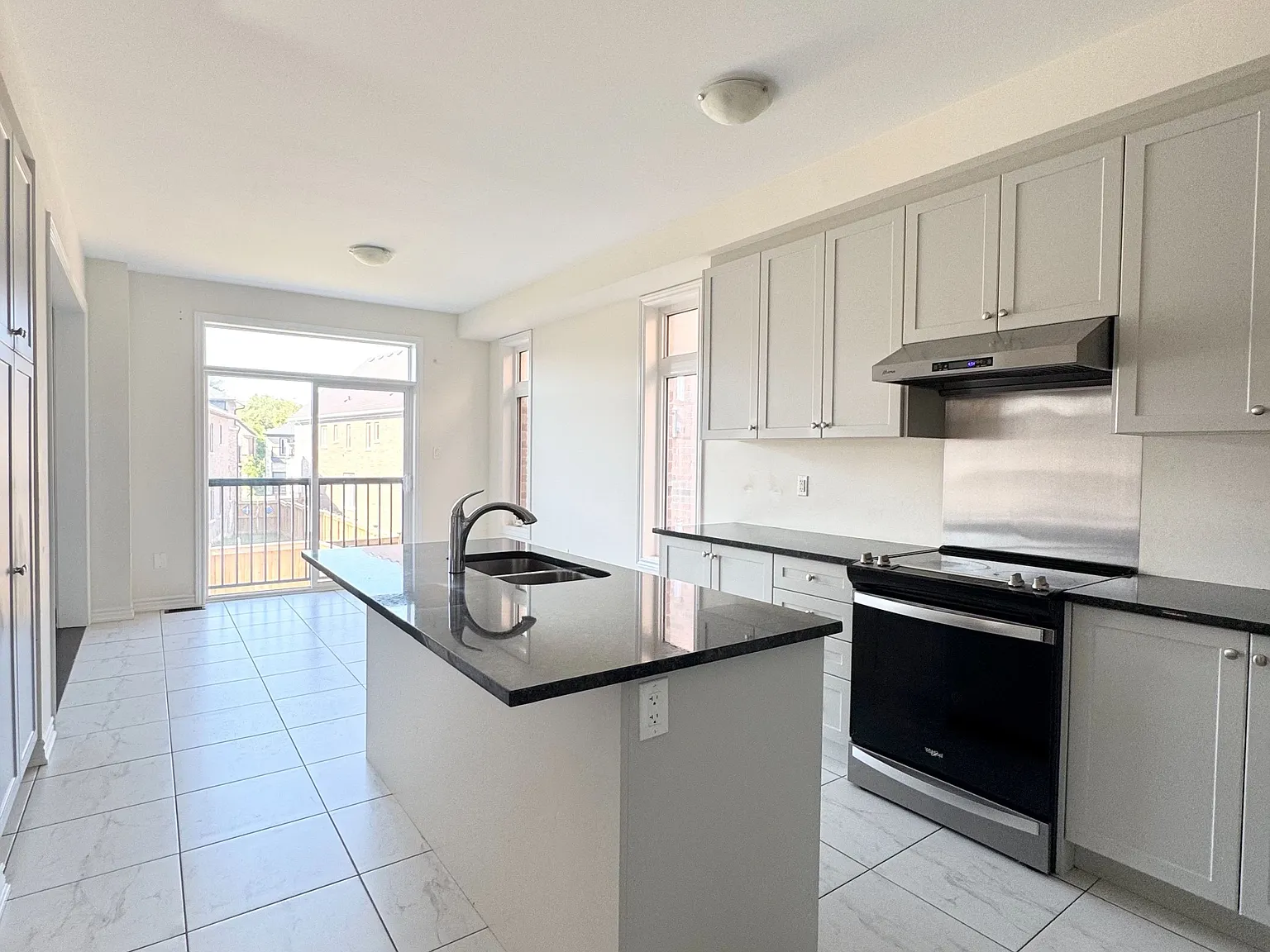 4 bed, $3,800 — Photo 2
