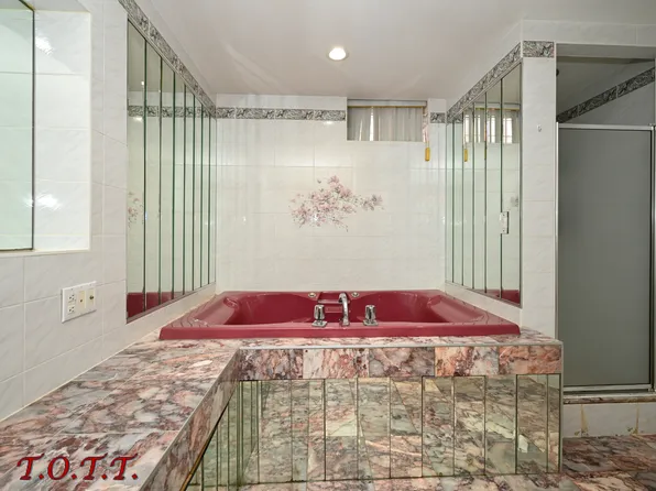 2136 East 63rd Street image 17 of 18