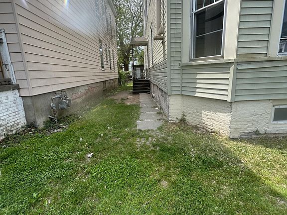 2nd image of 127 6th Ave #1-F