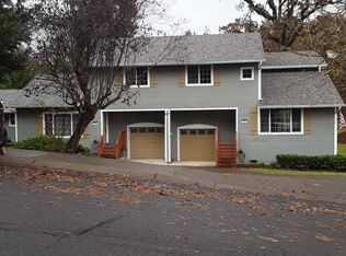 420 Holly Ave, Cottage Grove, OR 97424