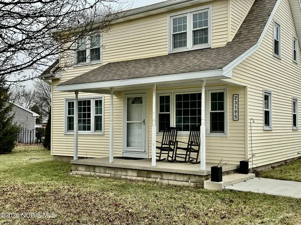 23195 W Centerfield Dr, Genoa, OH 43430