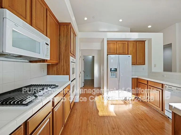 1732 Bamboo St — Photo 6
