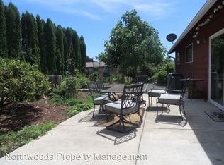 2801 20th St, Springfield, OR 97477