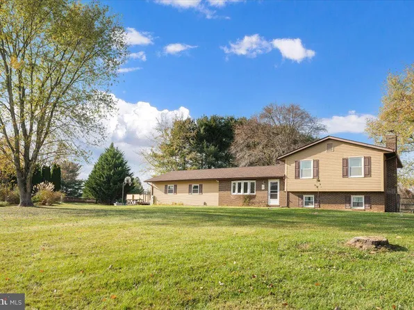 1896 Lakeland Dr, Finksburg, MD 21048