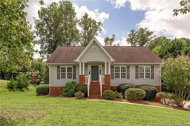 1st image of 161 Autumn Woods Blvd