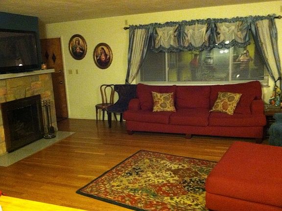 4th image of 1016 Willowdale Ave