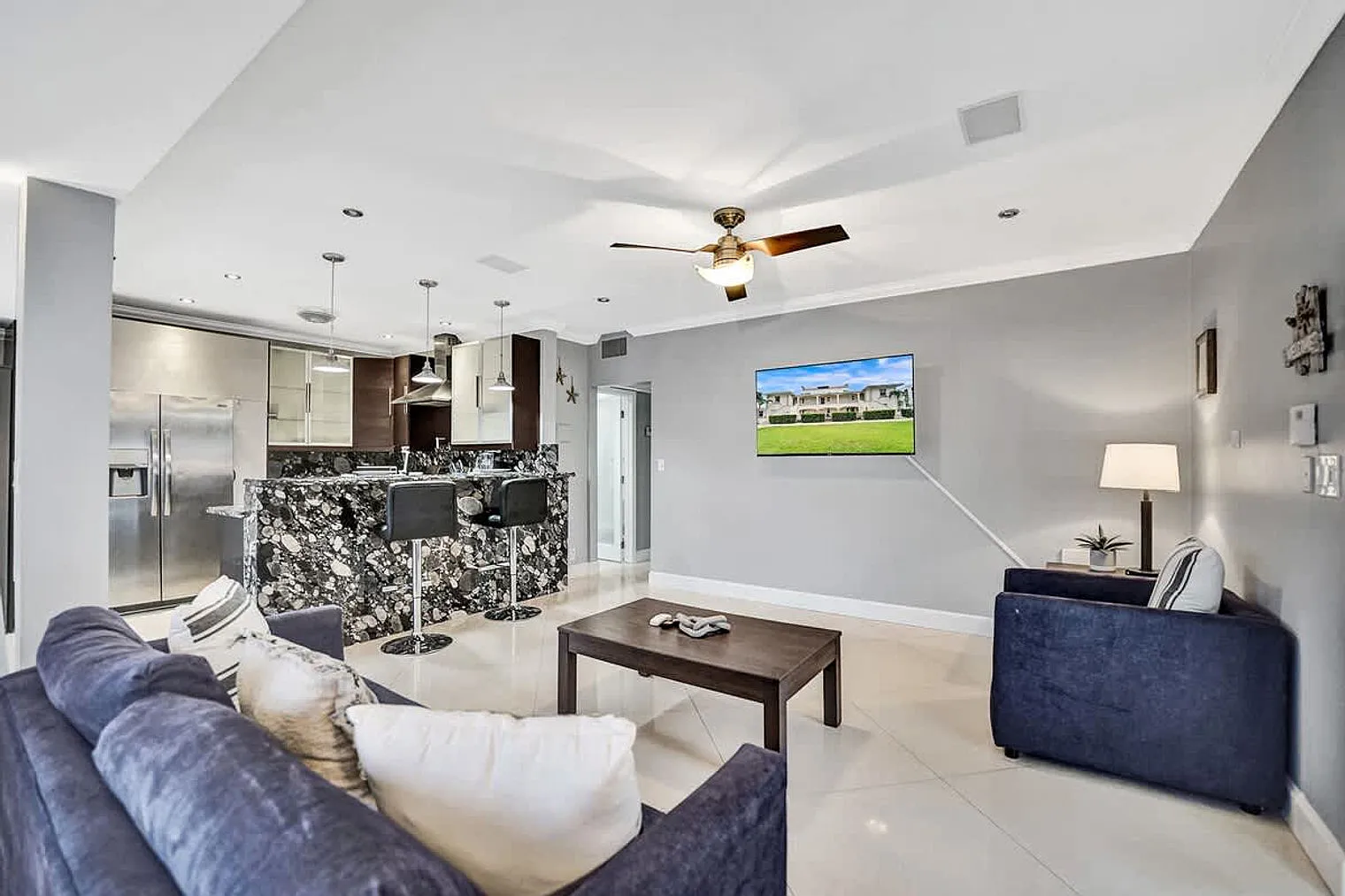 1 bed, 1.0 bath, 613 sqft, $3,264 — Photo 2