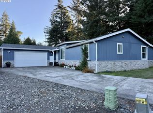 1586 Pennsylvania Pl, Coos Bay, OR 97420