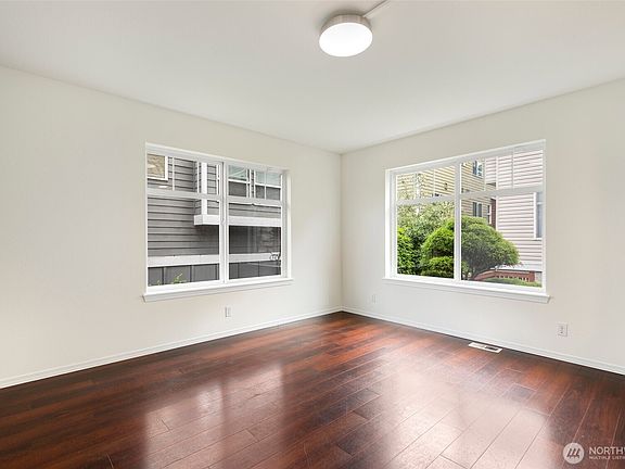 5th image of 12715 35th Avenue NE #A