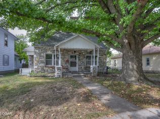 216 S Ball St, Webb City, MO 64870